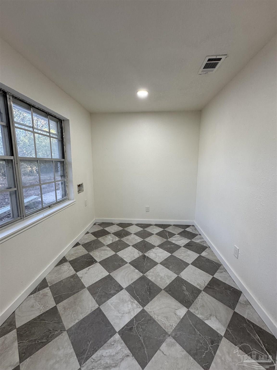 5520 Jones Street Milton, FL 32570 - Photo 12 of 16 a view of a room