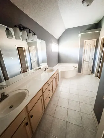 $2,400 | 284 Holly Cove, Collierville, TN 38017