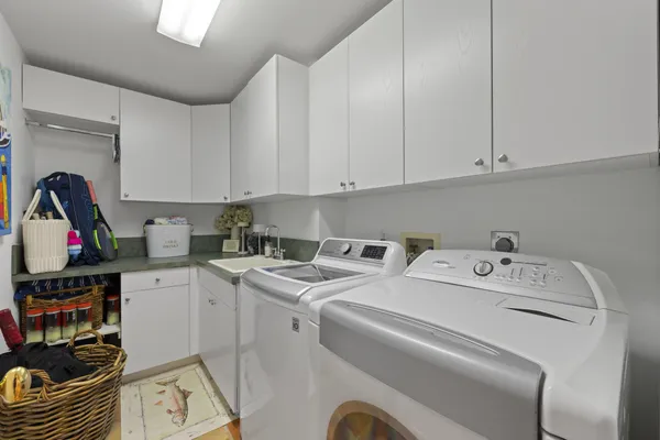 $4,450,000 | 122 Lighthouse Drive, Jupiter Inlet Colony, FL 33469