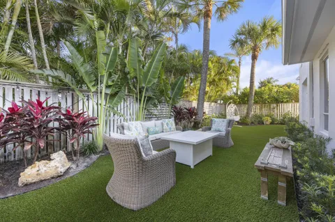 $4,450,000 | 122 Lighthouse Drive, Jupiter Inlet Colony, FL 33469