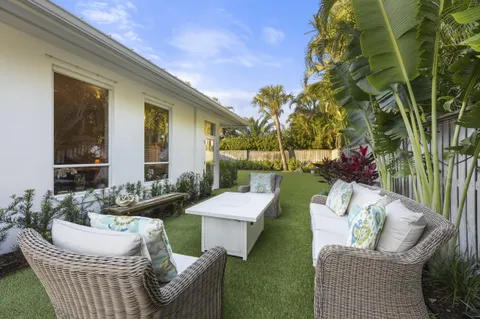 $4,450,000 | 122 Lighthouse Drive, Jupiter Inlet Colony, FL 33469