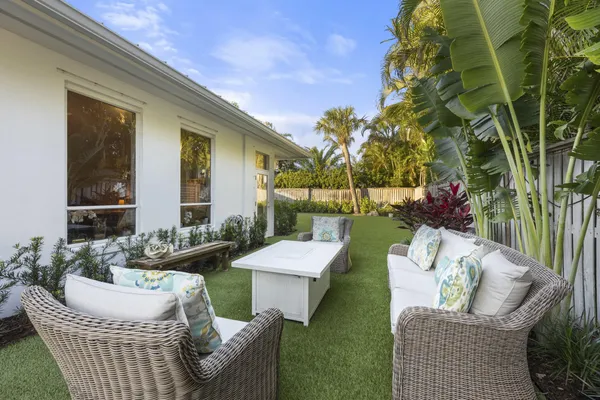 $4,450,000 | 122 Lighthouse Drive, Jupiter Inlet Colony, FL 33469