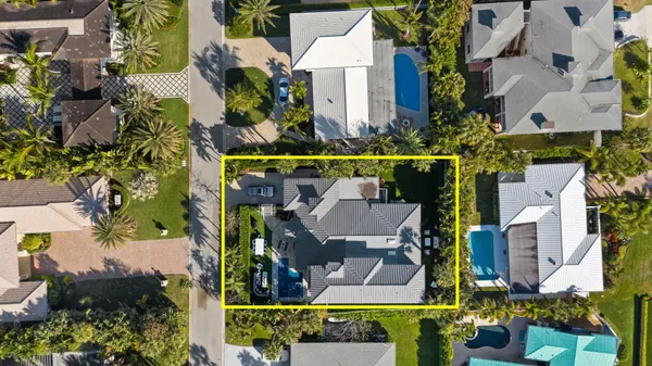 $4,650,000 | 122 Lighthouse Drive, Jupiter Inlet Colony, FL 33469
