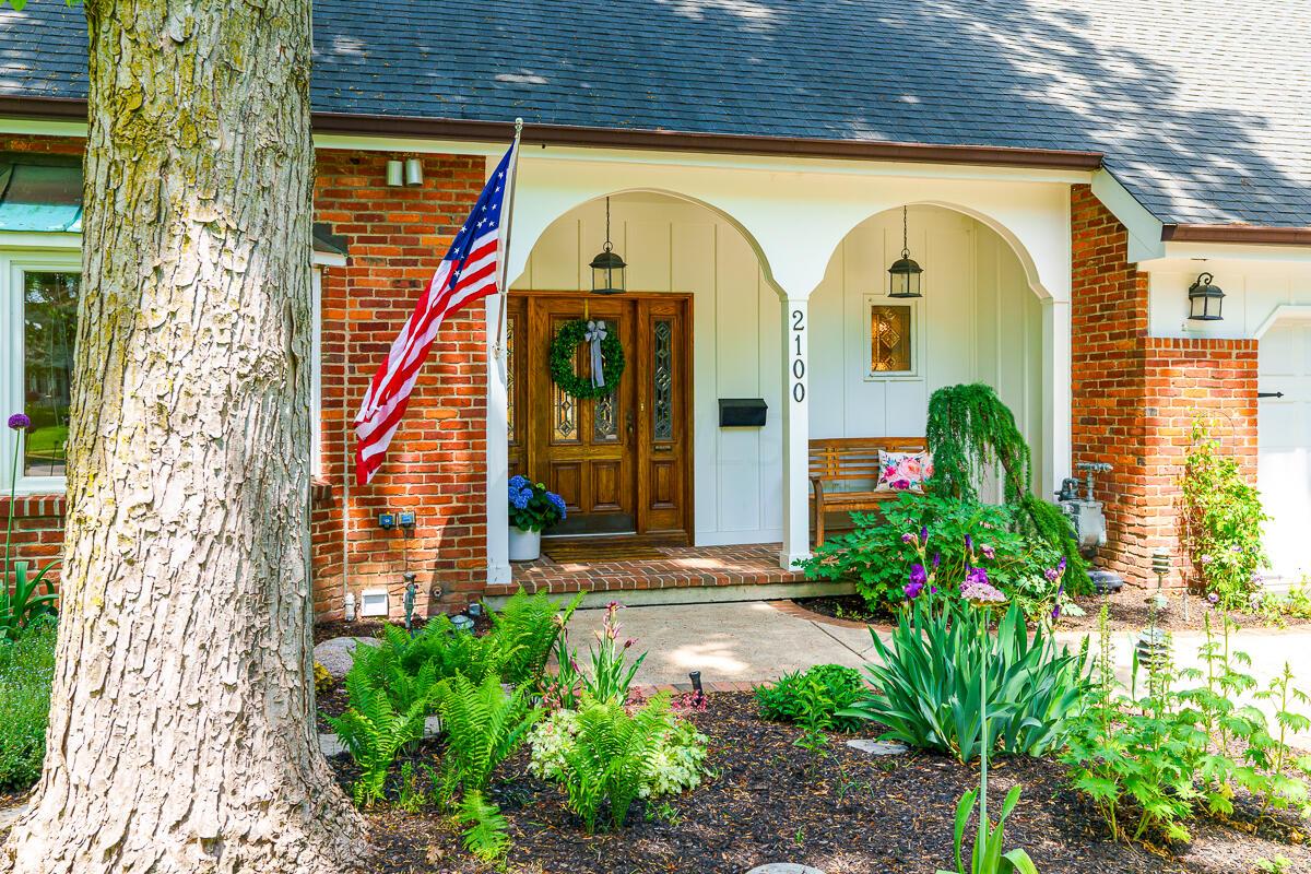 2100 Sheringham Road Columbus, OH 43220 - Photo 2 of 63 2100 Sheringham Rd-19