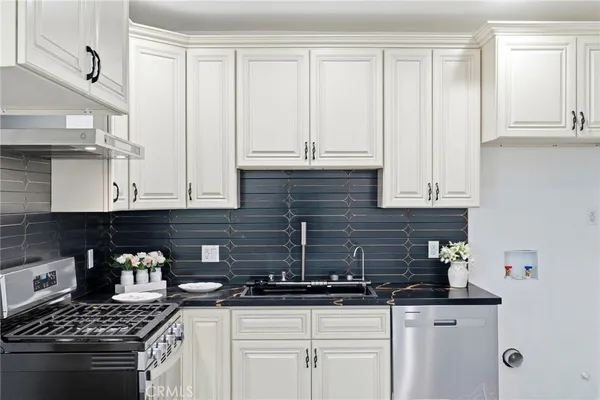 $1,099,000 | 18114 Schoenborn Street, Northridge, CA 91325