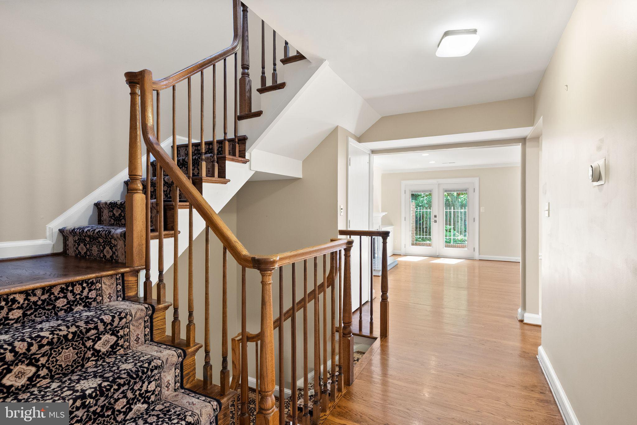 2345 South Rolfe Street Arlington, VA 22202 - Photo 16 of 75 Stairs to upper level