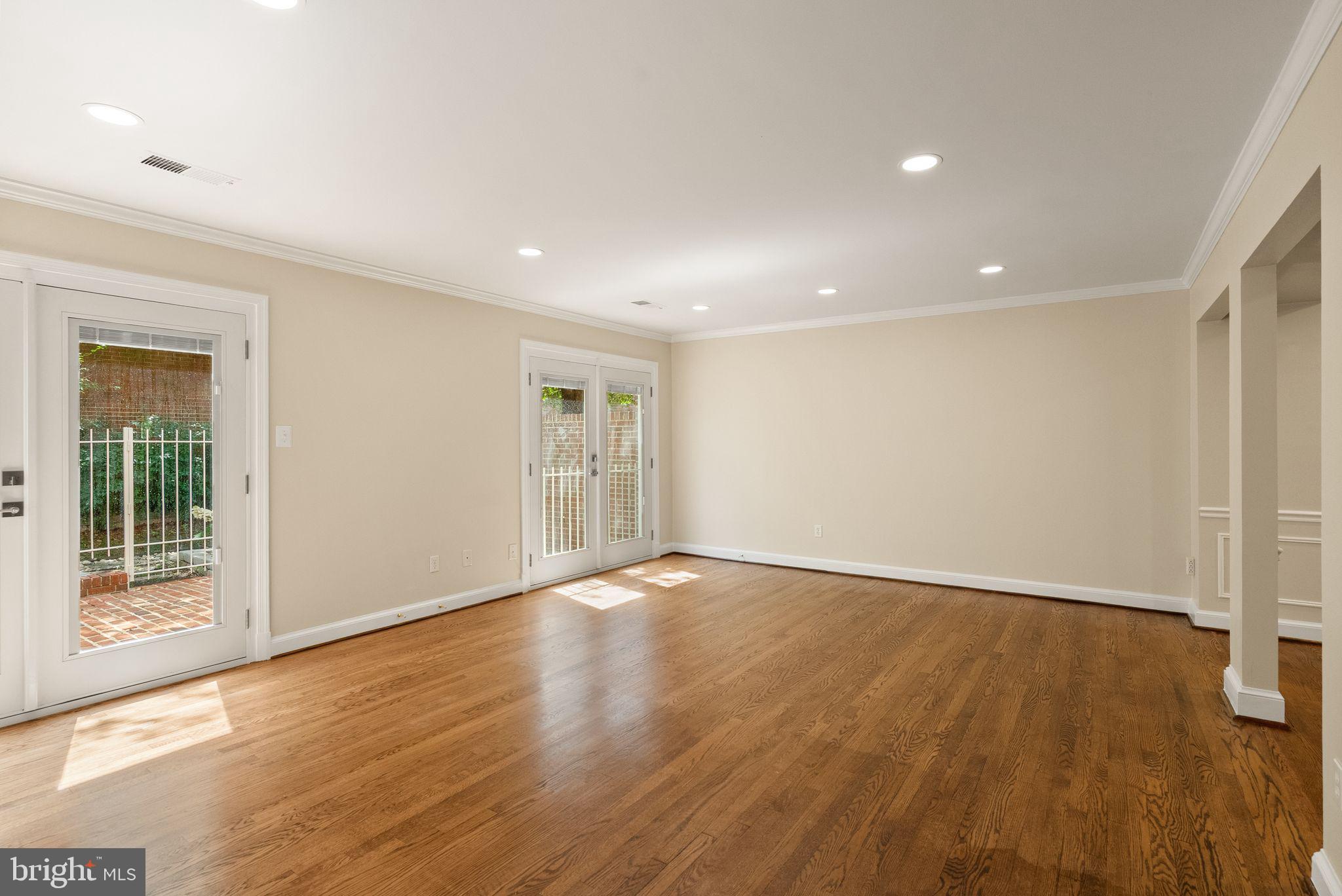 2345 South Rolfe Street Arlington, VA 22202 - Photo 18 of 75 Living room