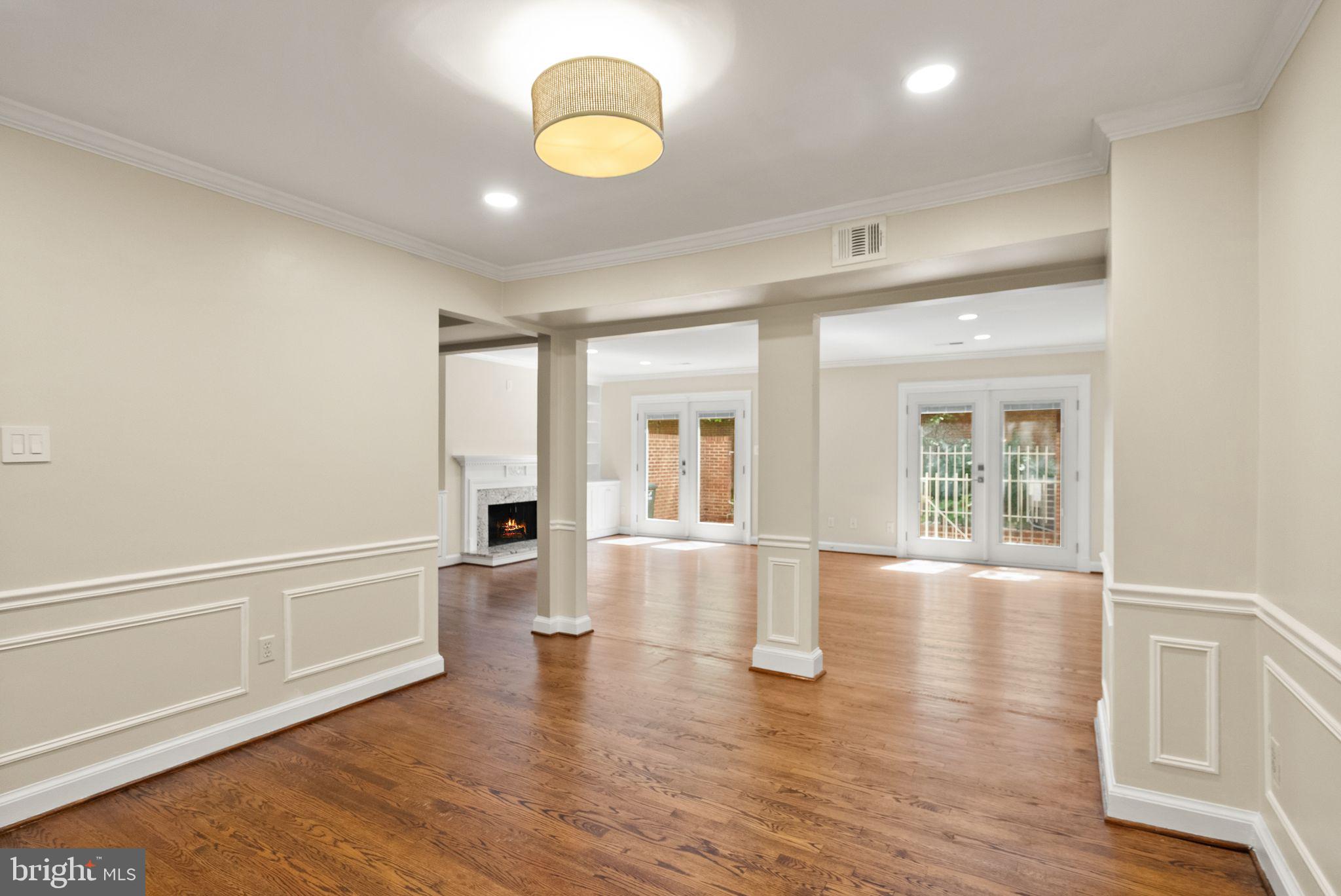 2345 South Rolfe Street Arlington, VA 22202 - Photo 25 of 75 Dining area to living room view