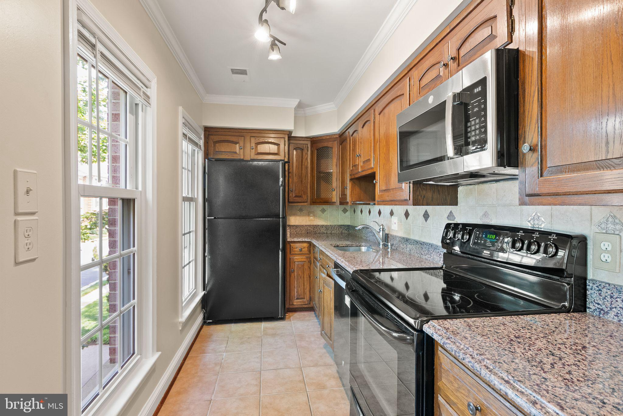 2345 South Rolfe Street Arlington, VA 22202 - Photo 31 of 75 Kitchen