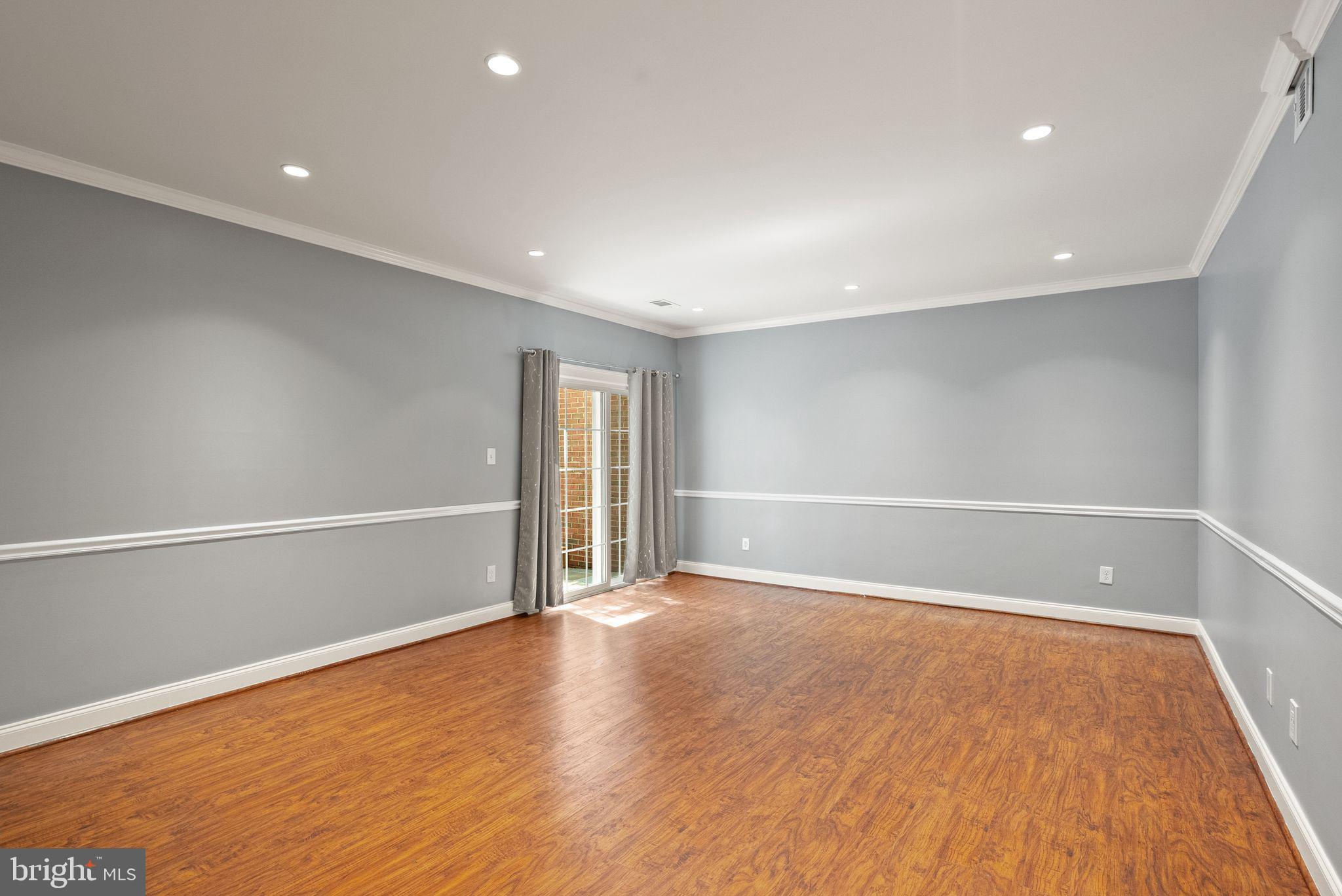 2345 South Rolfe Street Arlington, VA 22202 - Photo 56 of 75 Family room