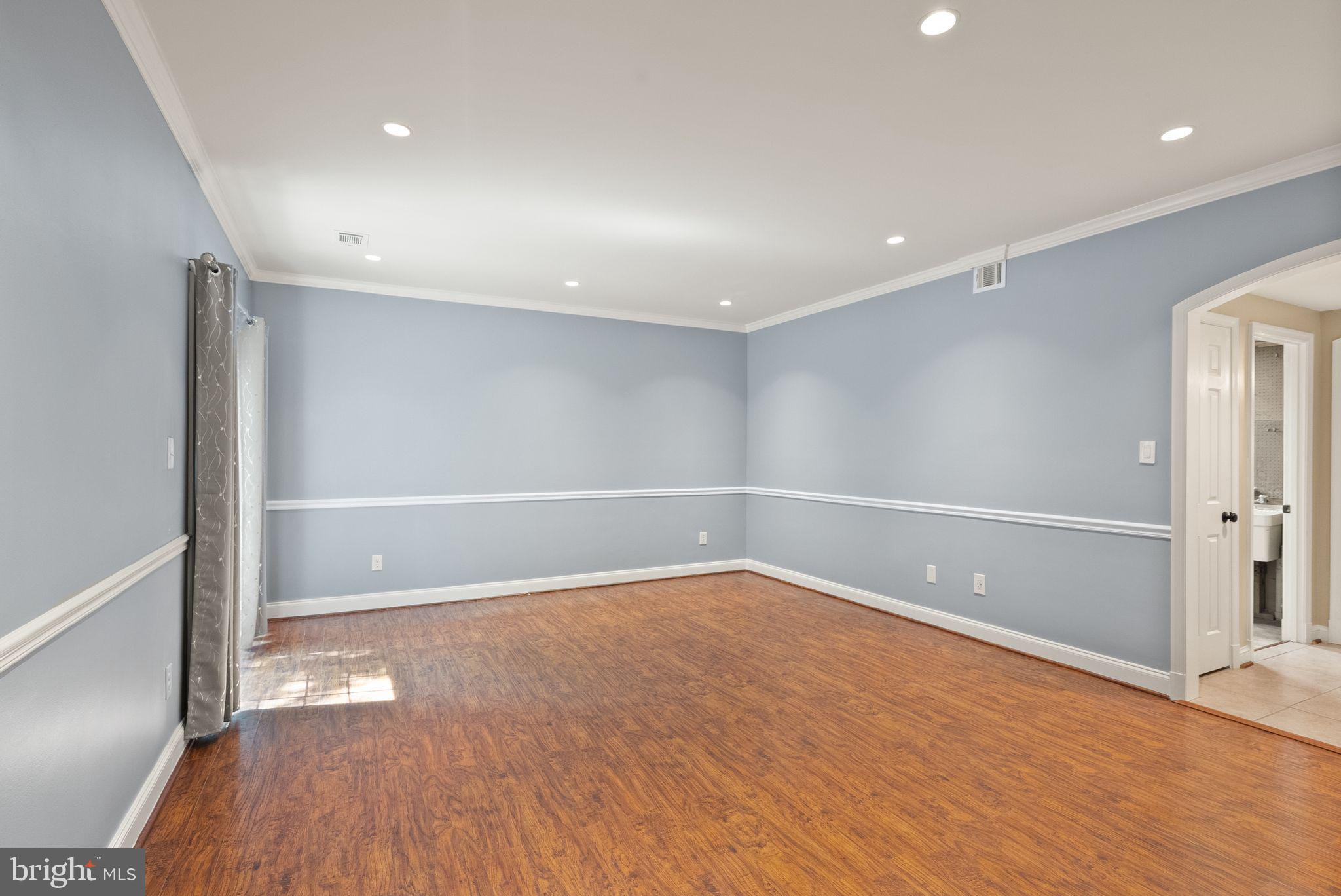 2345 South Rolfe Street Arlington, VA 22202 - Photo 57 of 75 Family room