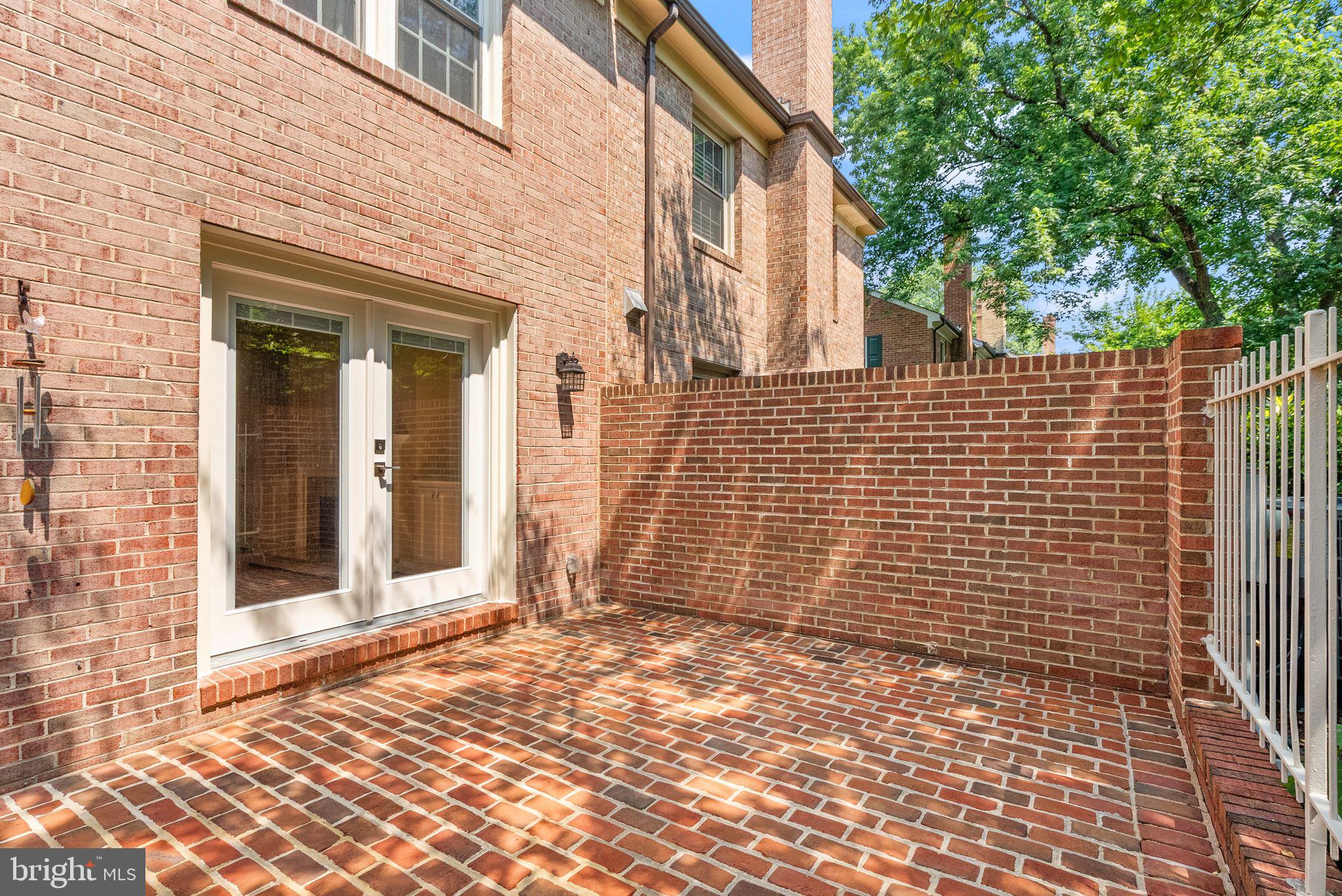 2345 South Rolfe Street Arlington, VA 22202 - Photo 65 of 75 Patio