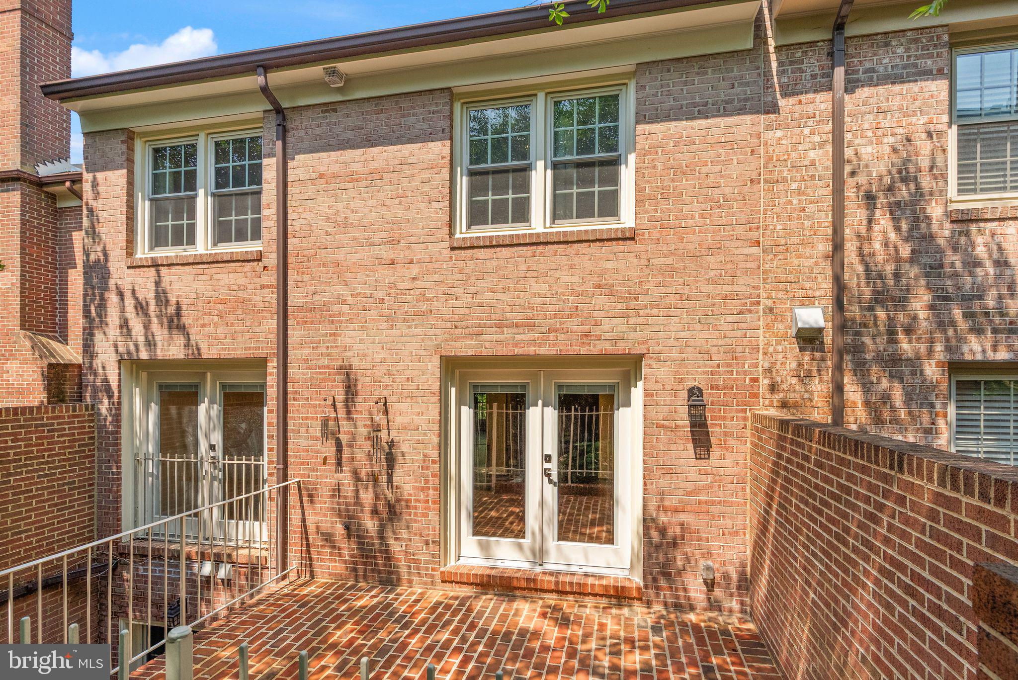 2345 South Rolfe Street Arlington, VA 22202 - Photo 68 of 75 Patio