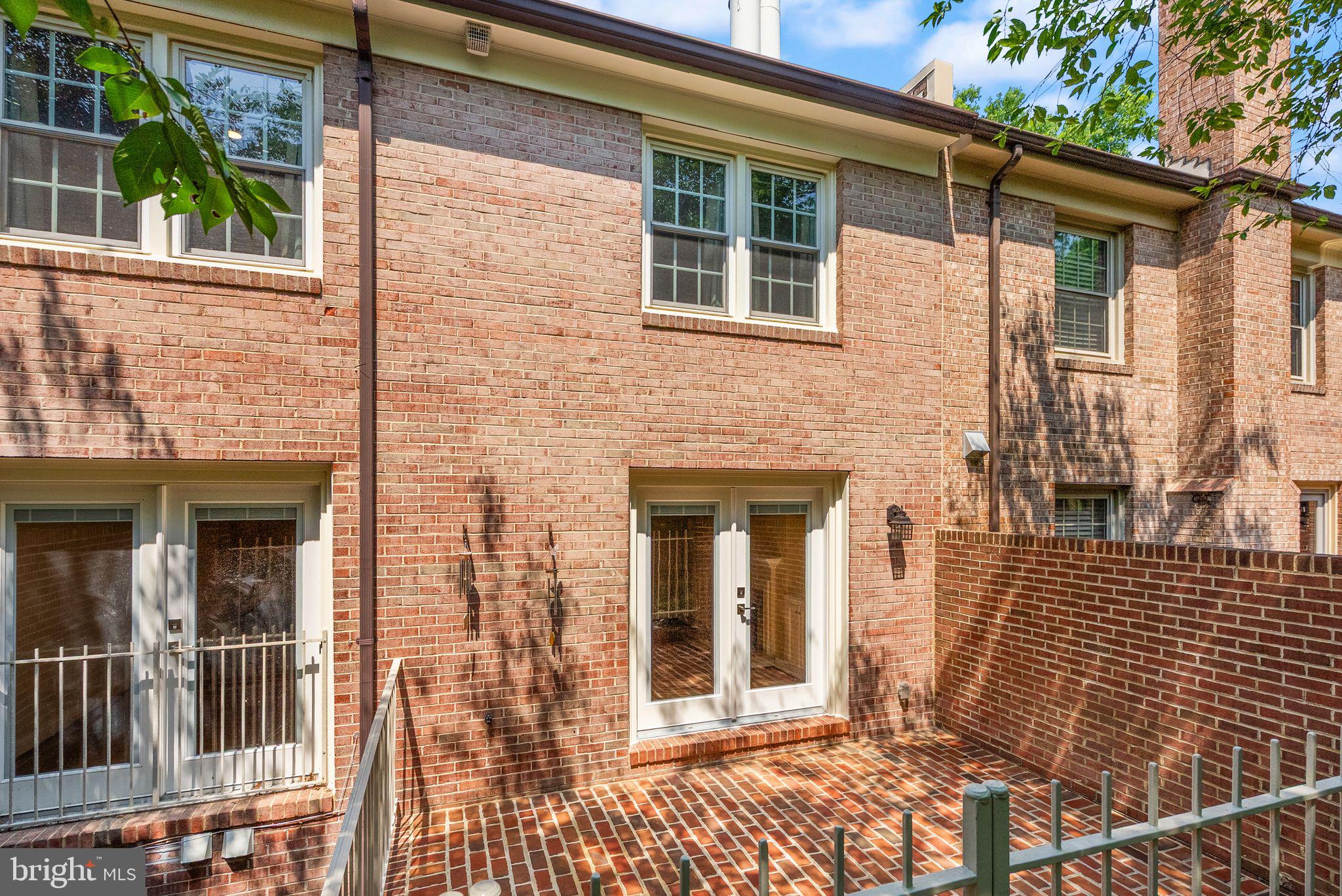 2345 South Rolfe Street Arlington, VA 22202 - Photo 69 of 75 Exterior-side