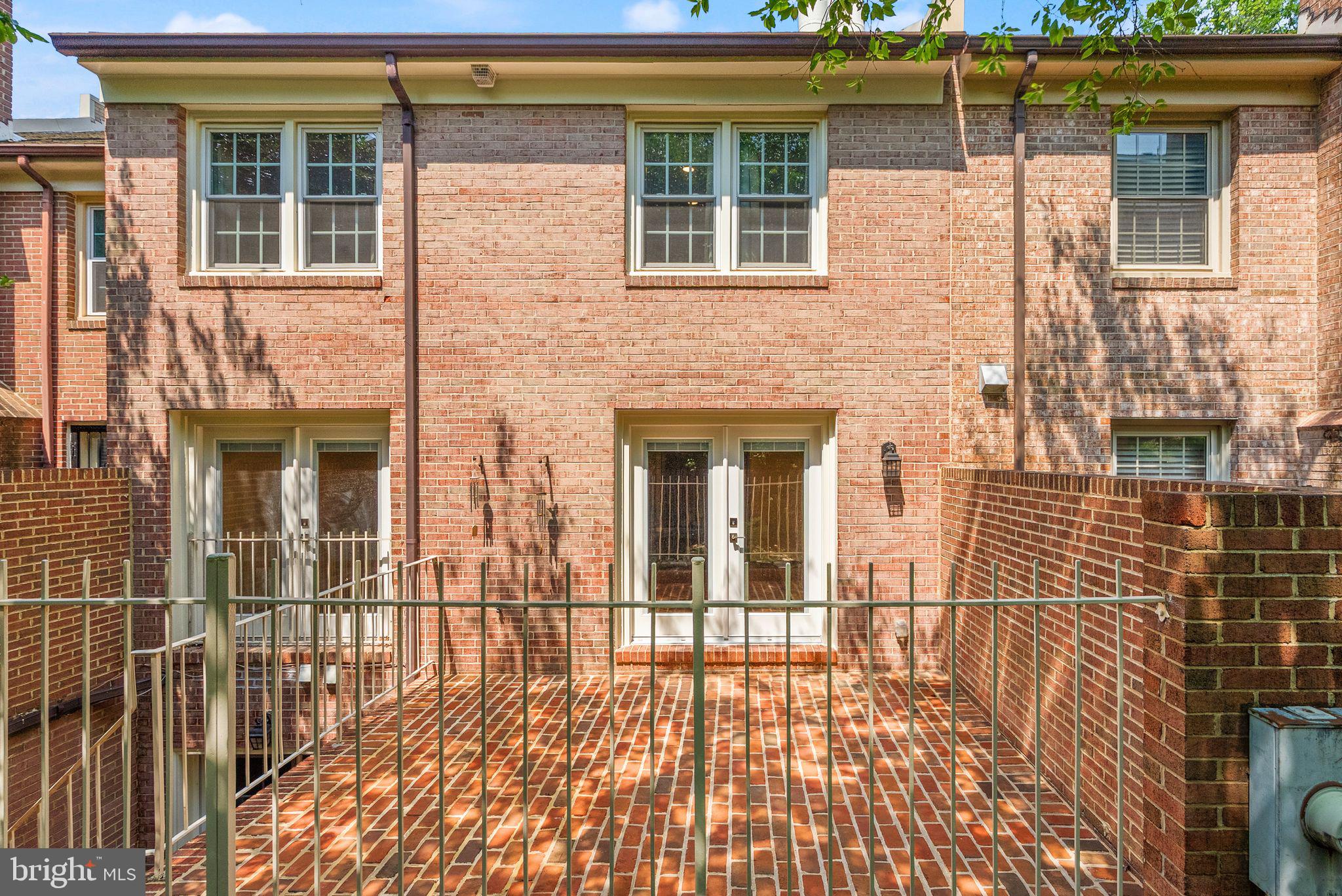 2345 South Rolfe Street Arlington, VA 22202 - Photo 70 of 75 Patio