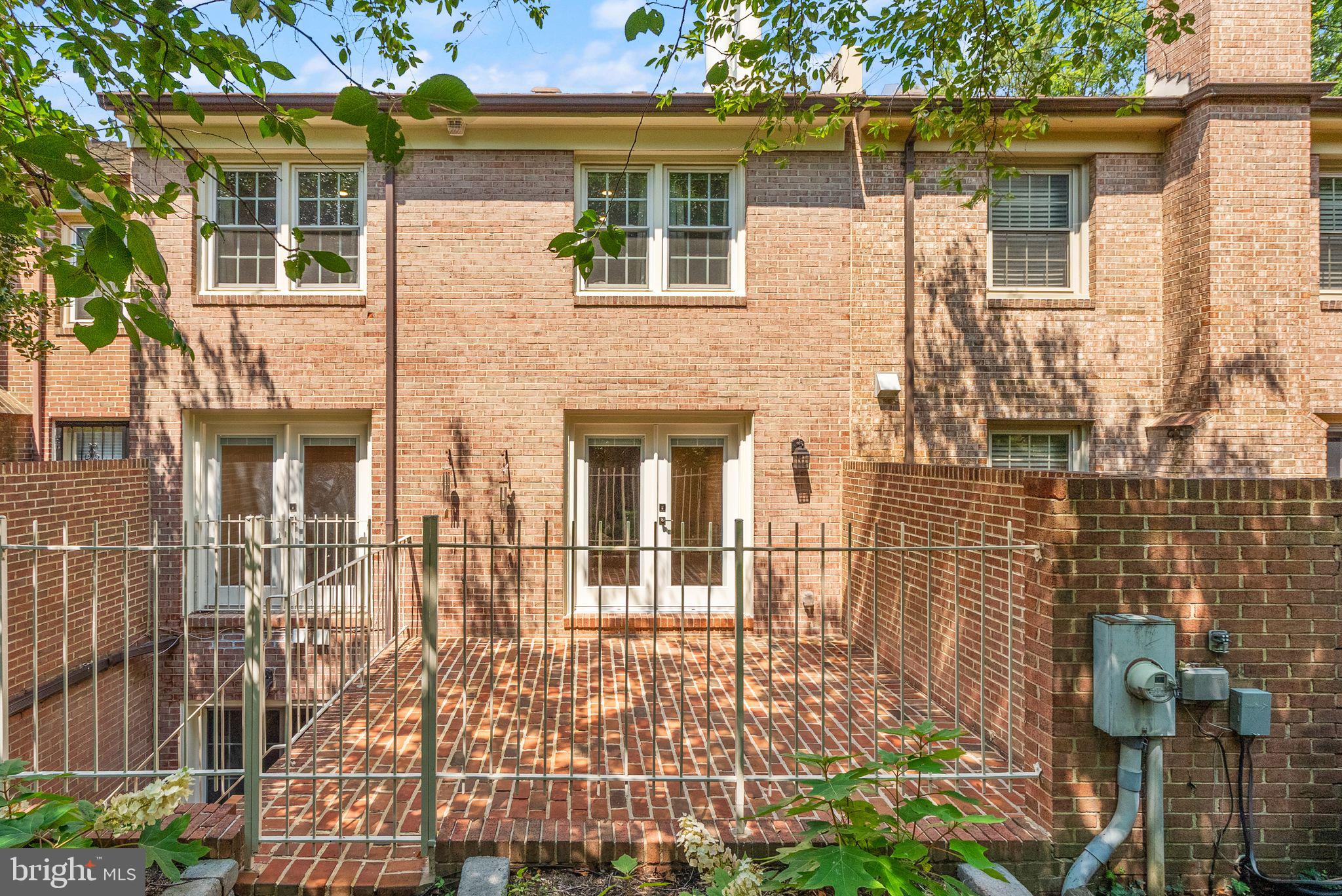 2345 South Rolfe Street Arlington, VA 22202 - Photo 71 of 75 Patio