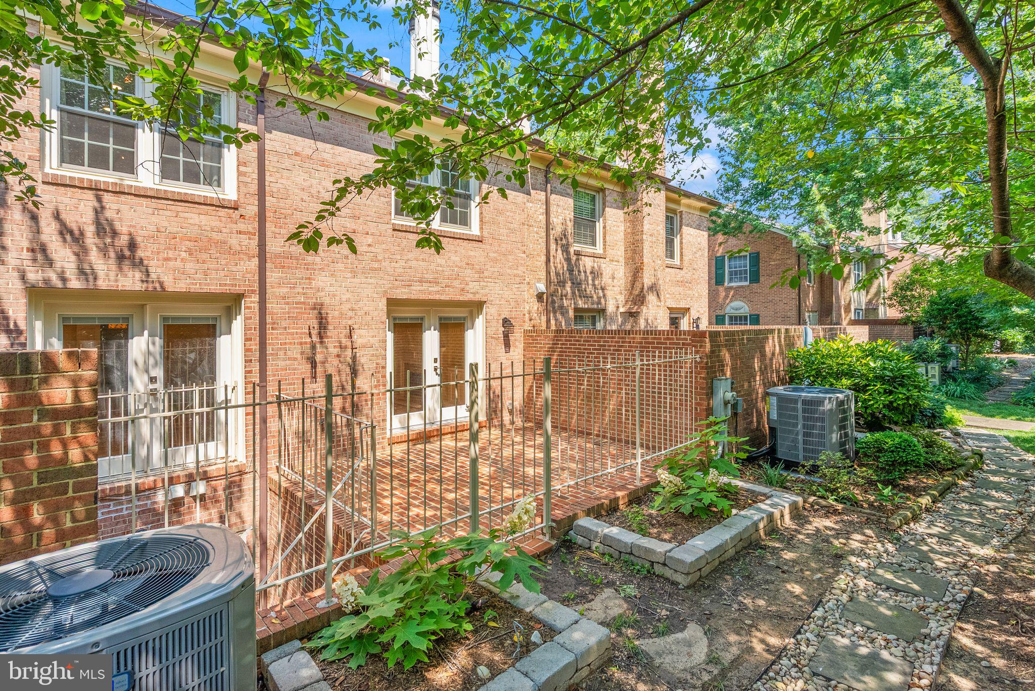 2345 South Rolfe Street Arlington, VA 22202 - Photo 72 of 75 Exterior-side