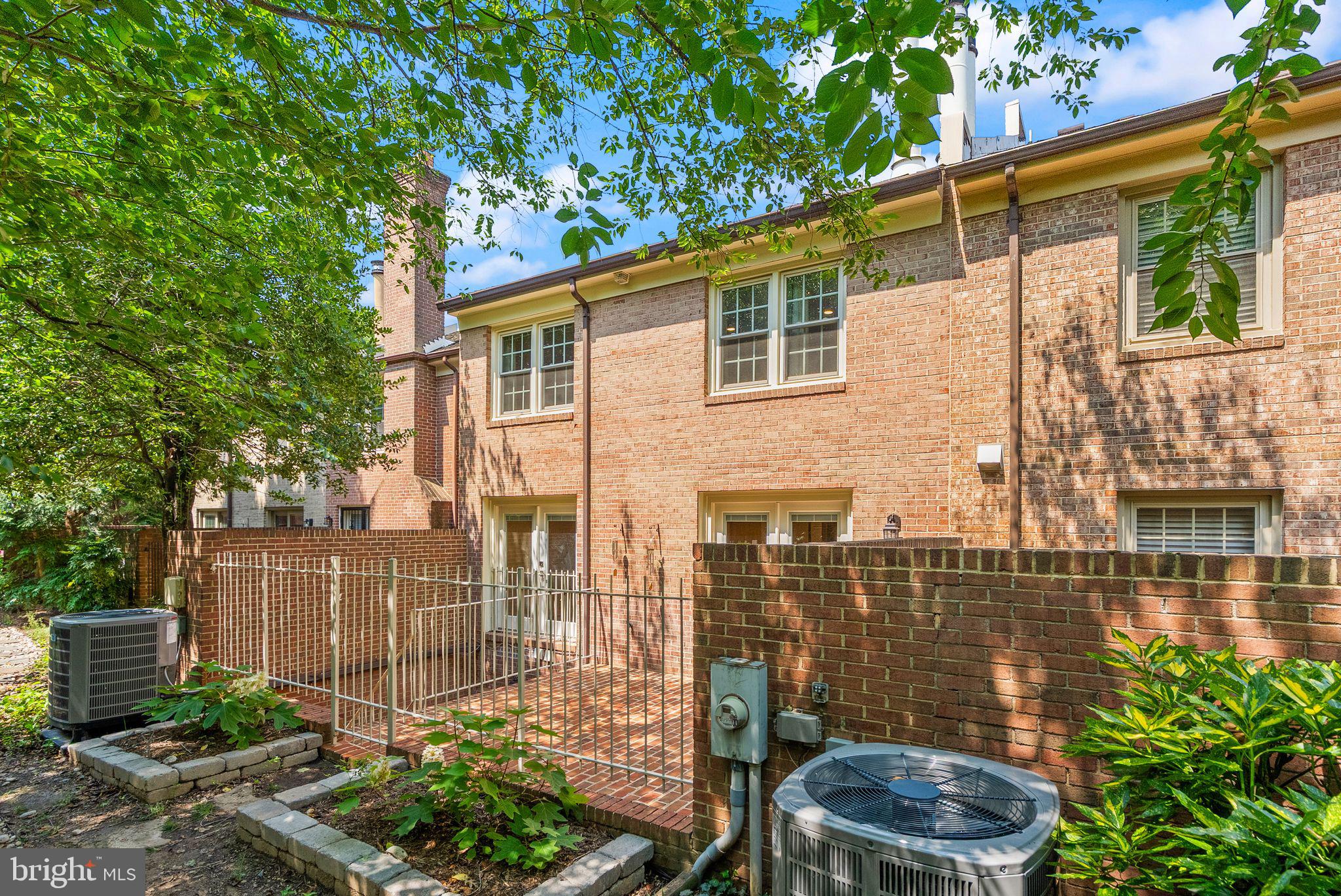 2345 South Rolfe Street Arlington, VA 22202 - Photo 74 of 75 Exterior-side