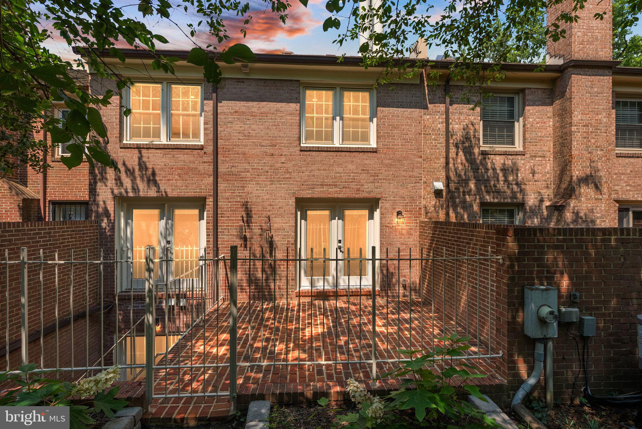 2345 South Rolfe Street Arlington, VA 22202 - Photo 10 of 75 Exterior-side