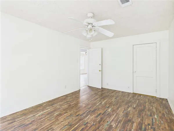 $1,350 | 138 Watson Lane, Bryan, TX 77801