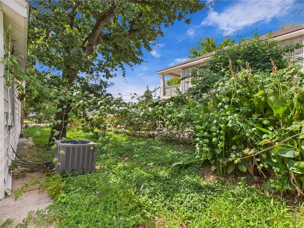 $1,350 | 138 Watson Lane, Bryan, TX 77801