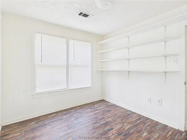 $1,350 | 138 Watson Lane, Bryan, TX 77801