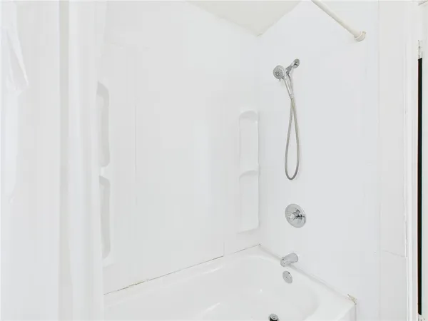 $1,350 | 138 Watson Lane, Bryan, TX 77801