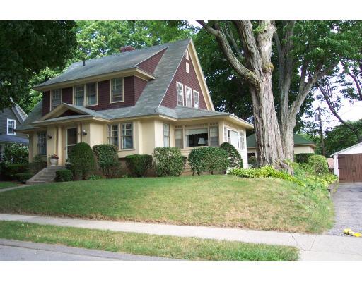 113 Morningside Road Worcester, MA 01602 - Photo 2 of 11 a aerial view of a house