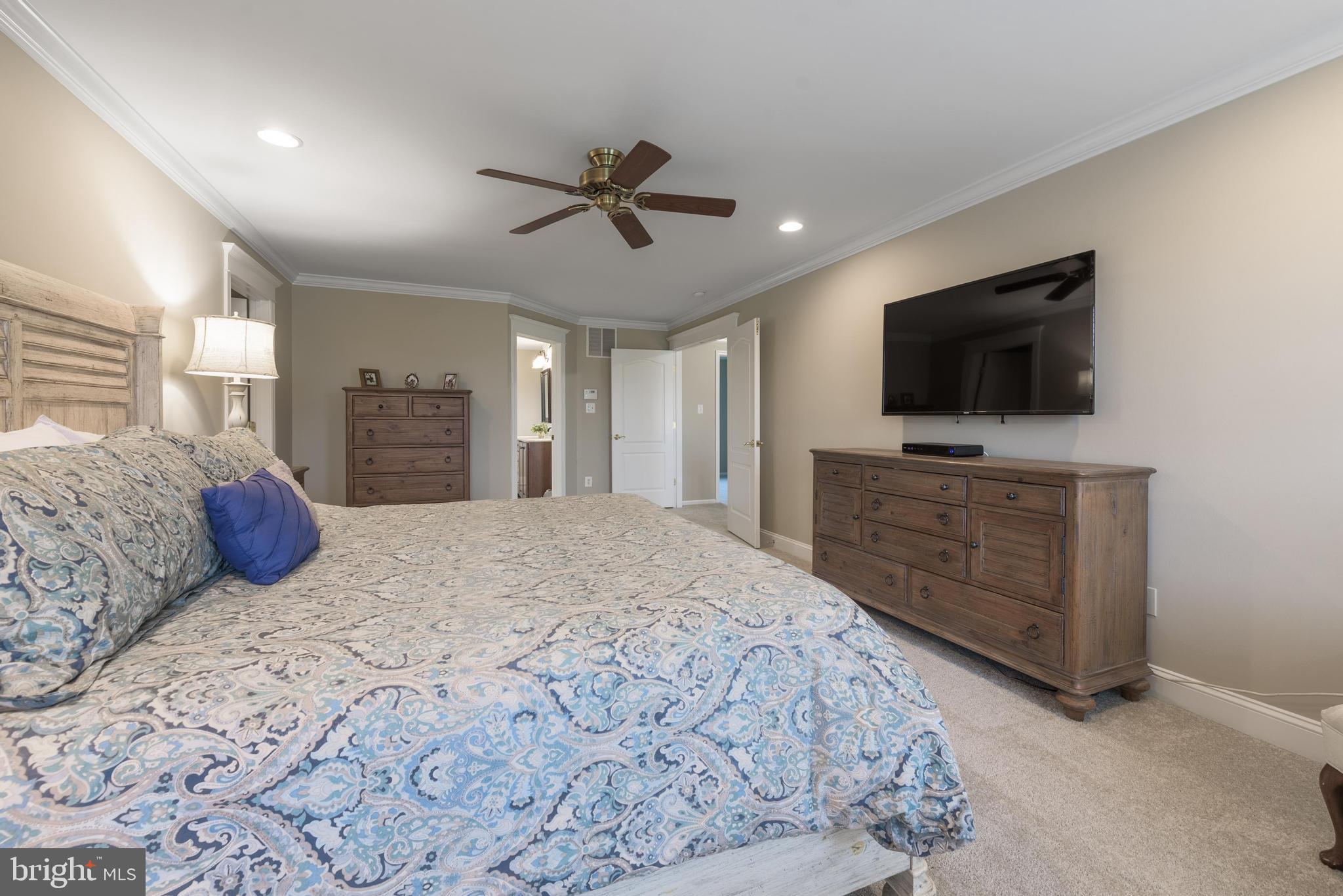 714 Elaine Drive Mickleton, NJ 08056 - Photo 26 of 48 Primary Ensuite