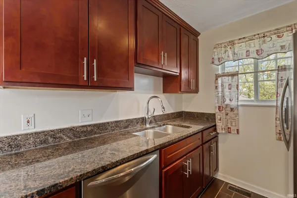 $245,000 | 507 Buffalo Court, Nappanee, IN 46550