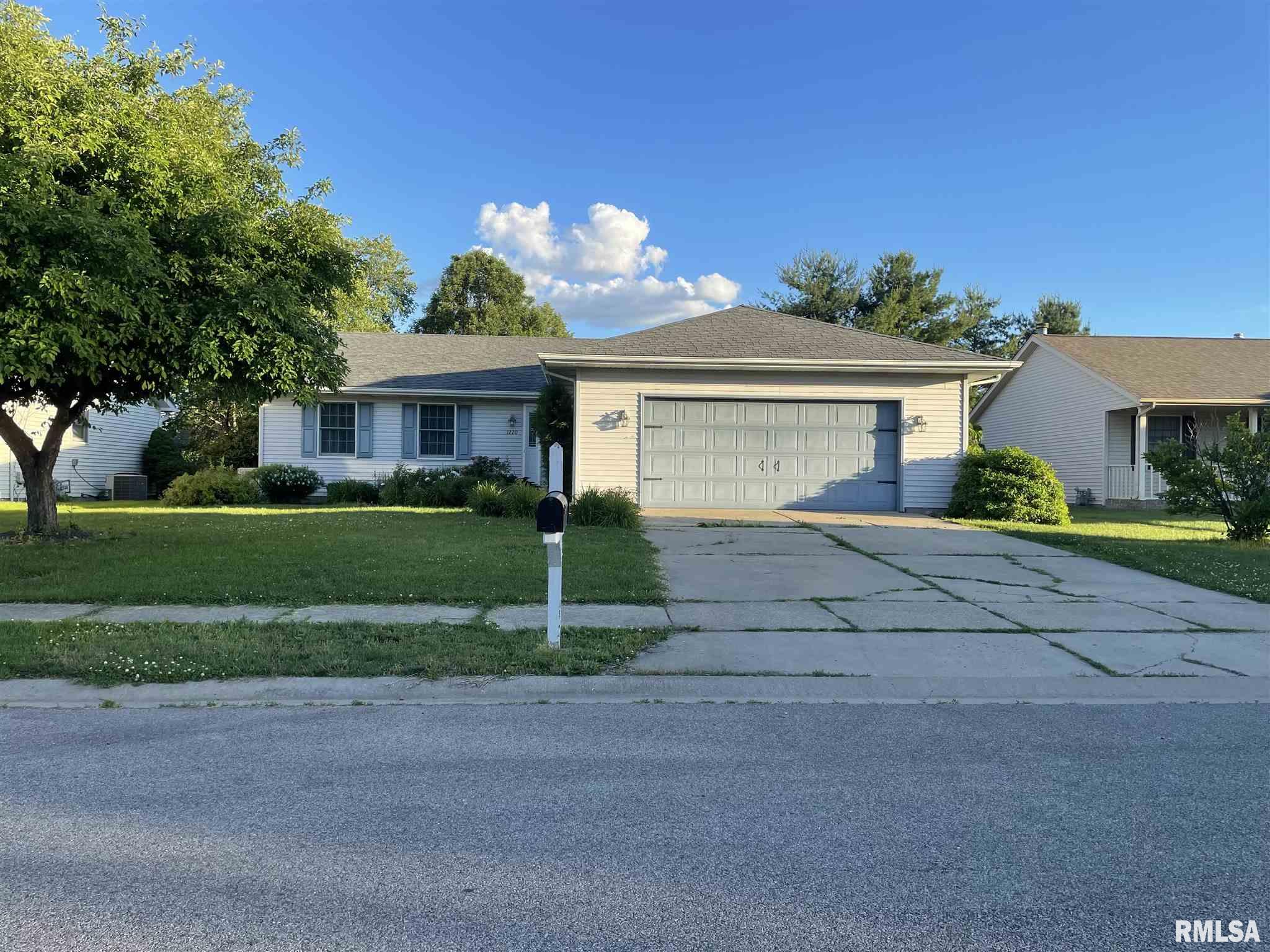 1220 Christopher Lane Springfield, IL 62712 - Photo 1 of 5