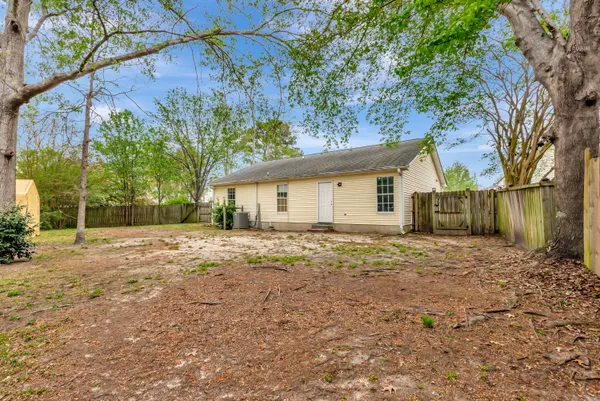 $1,995 | 207 Lynton Court, Goose Creek, SC 29445