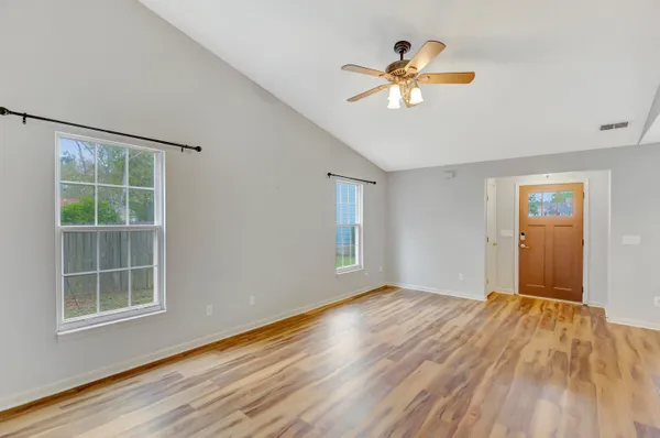 $1,995 | 207 Lynton Court, Goose Creek, SC 29445