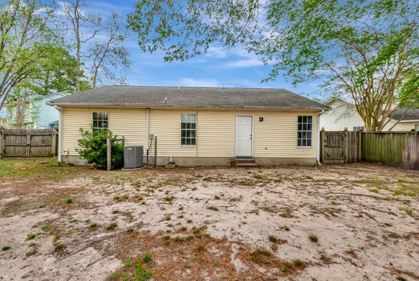 $1,995 | 207 Lynton Court, Goose Creek, SC 29445