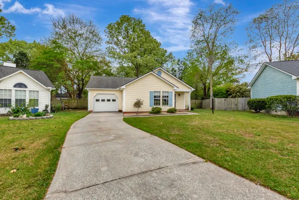 $1,995 | 207 Lynton Court, Goose Creek, SC 29445