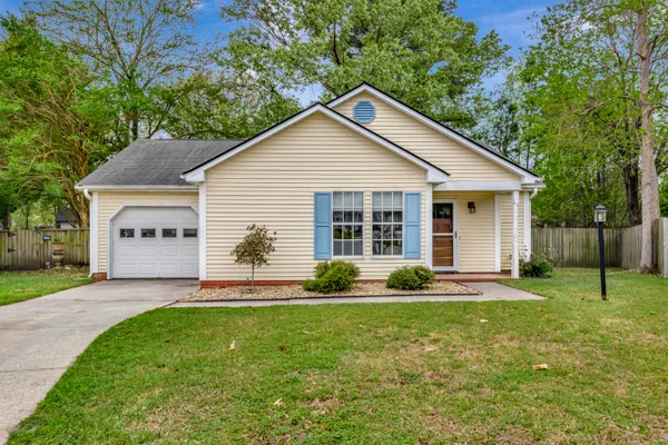 $1,995 | 207 Lynton Court, Goose Creek, SC 29445