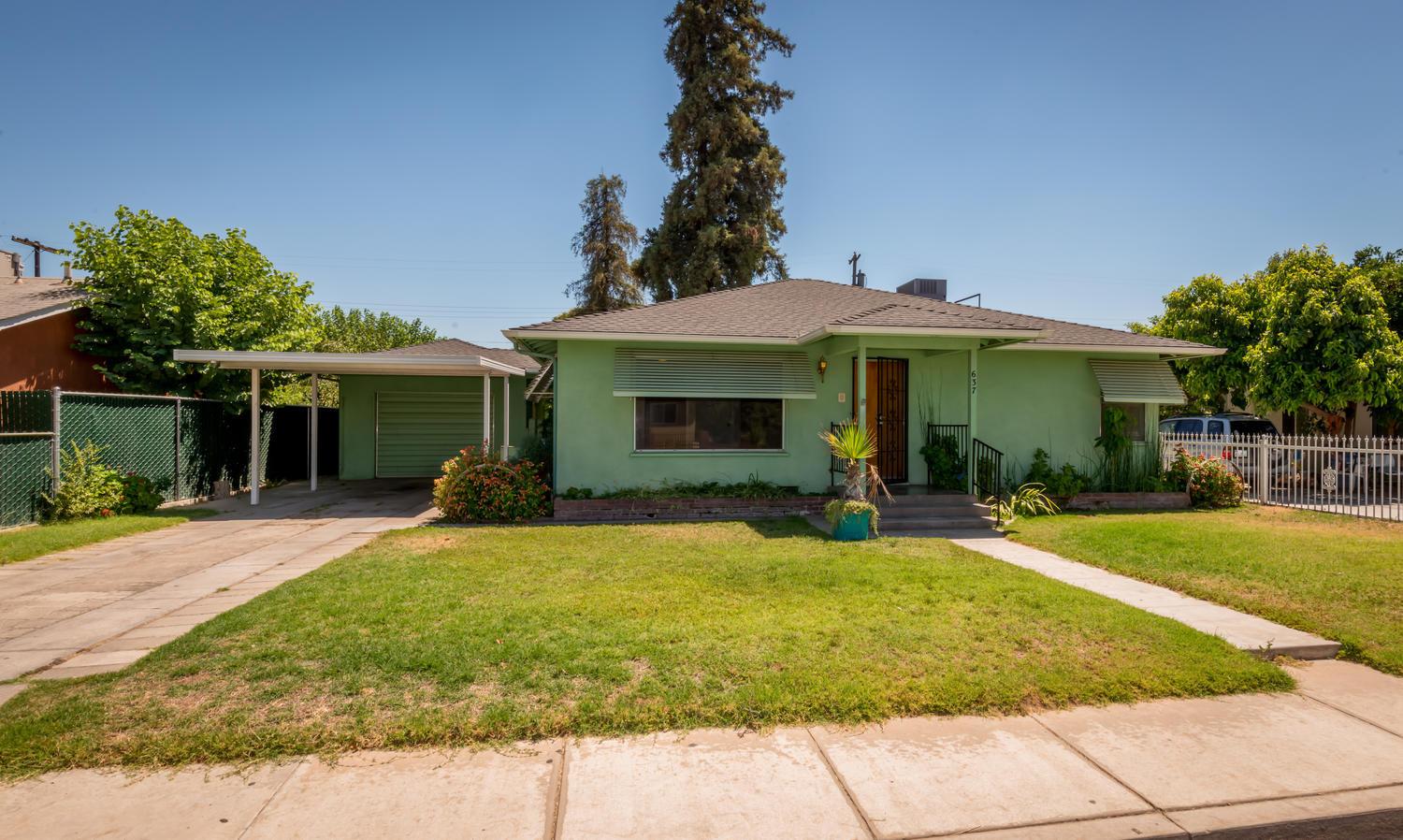 637 East Duff Avenue Reedley, CA 93654 - Photo 1 of 15
