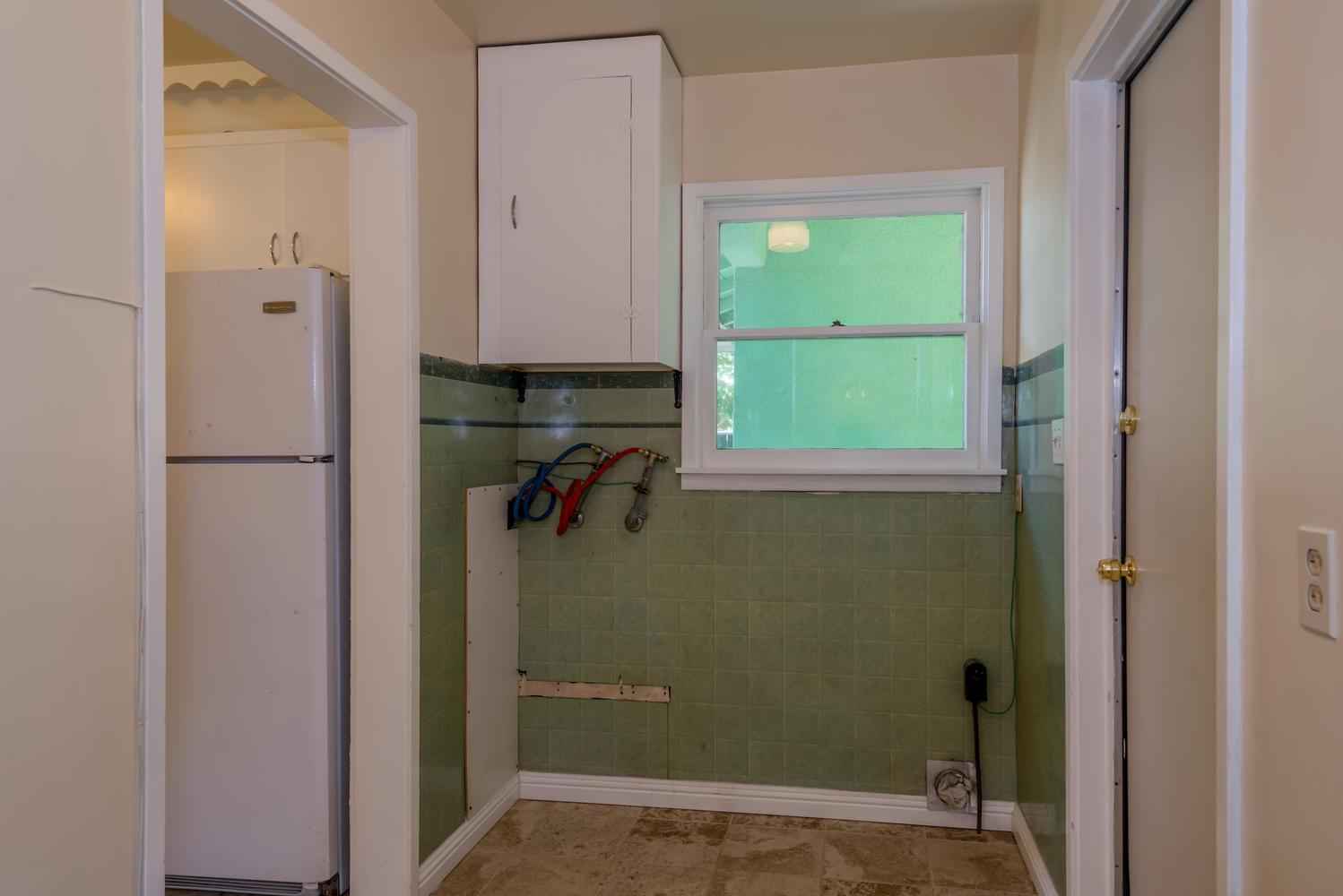 637 East Duff Avenue Reedley, CA 93654 - Photo 9 of 15