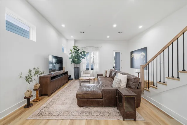 $595,000 | 1307 East 27th Street, Houston, TX 77009