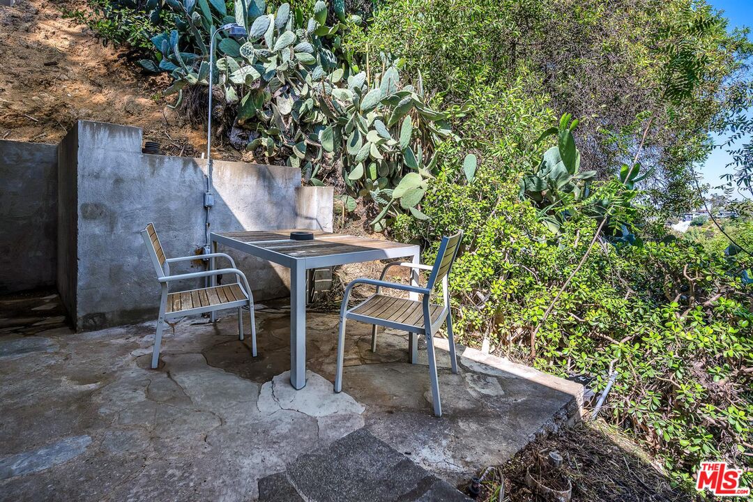 8443 Ridpath Drive Los Angeles, CA 90046 - Photo 19 of 24