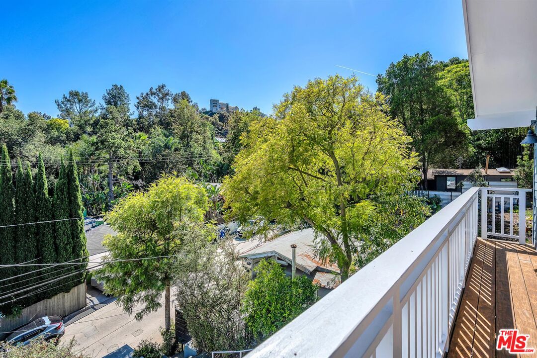 8443 Ridpath Drive Los Angeles, CA 90046 - Photo 20 of 24