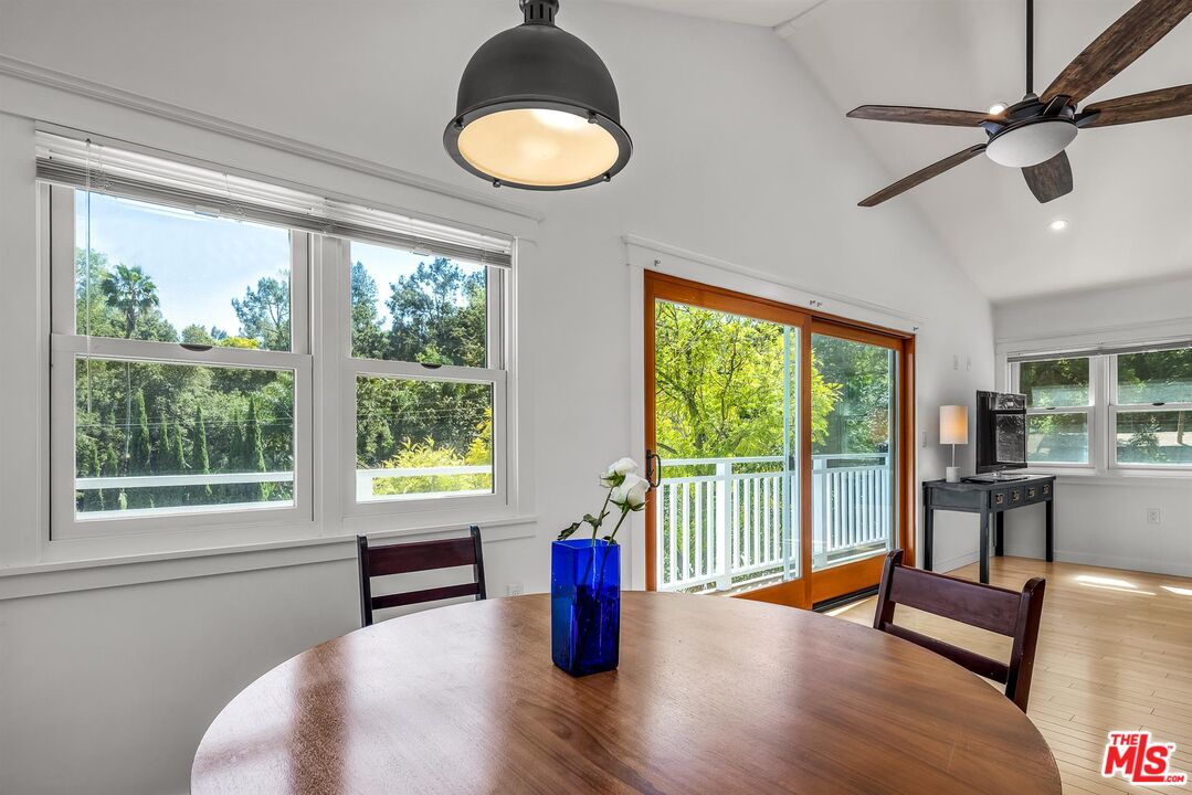 8443 Ridpath Drive Los Angeles, CA 90046 - Photo 5 of 24