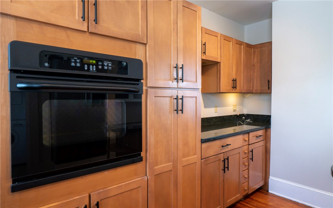 446 Broadway, Unit B Newport, RI 02840 - Photo 7 of 20