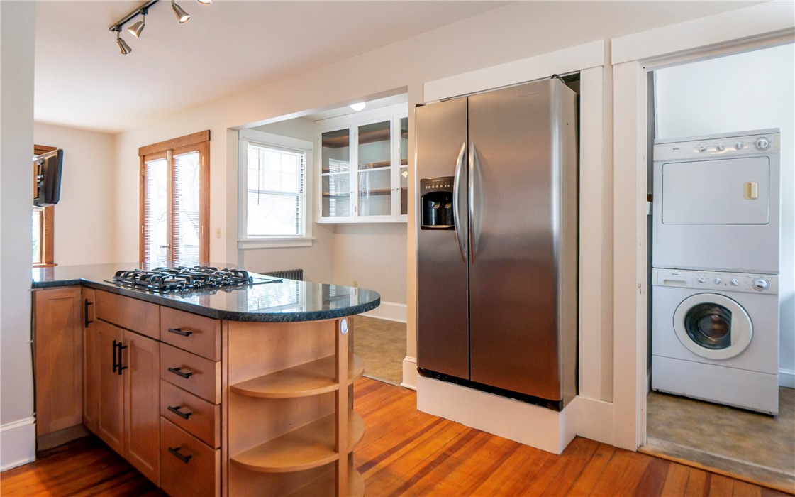 446 Broadway, Unit B Newport, RI 02840 - Photo 10 of 20