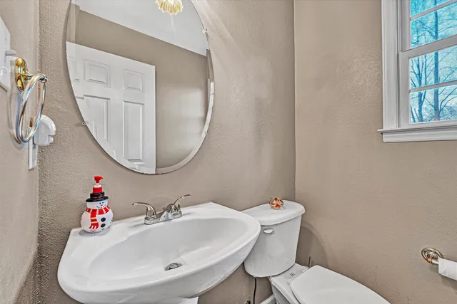 $599,900 | 101 Briarcliff Drive, Moneta, VA 24121