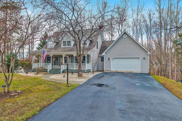 $599,900 | 101 Briarcliff Drive, Moneta, VA 24121