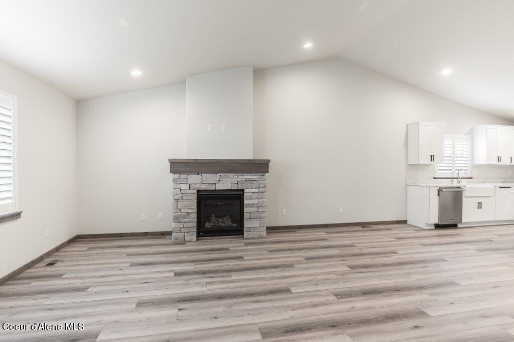 11811 North Railway Avenue Rathdrum, ID 83858 - Photo 7 of 28 7. Living