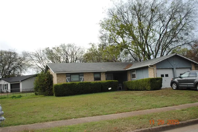 $172,900 | 1539 Willowbrook Street, Lancaster, TX 75134