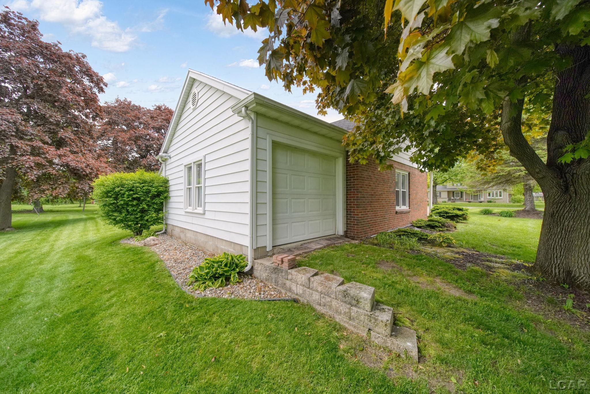 425 Oregon Road West Adrian, MI 49221 - Photo 17 of 56