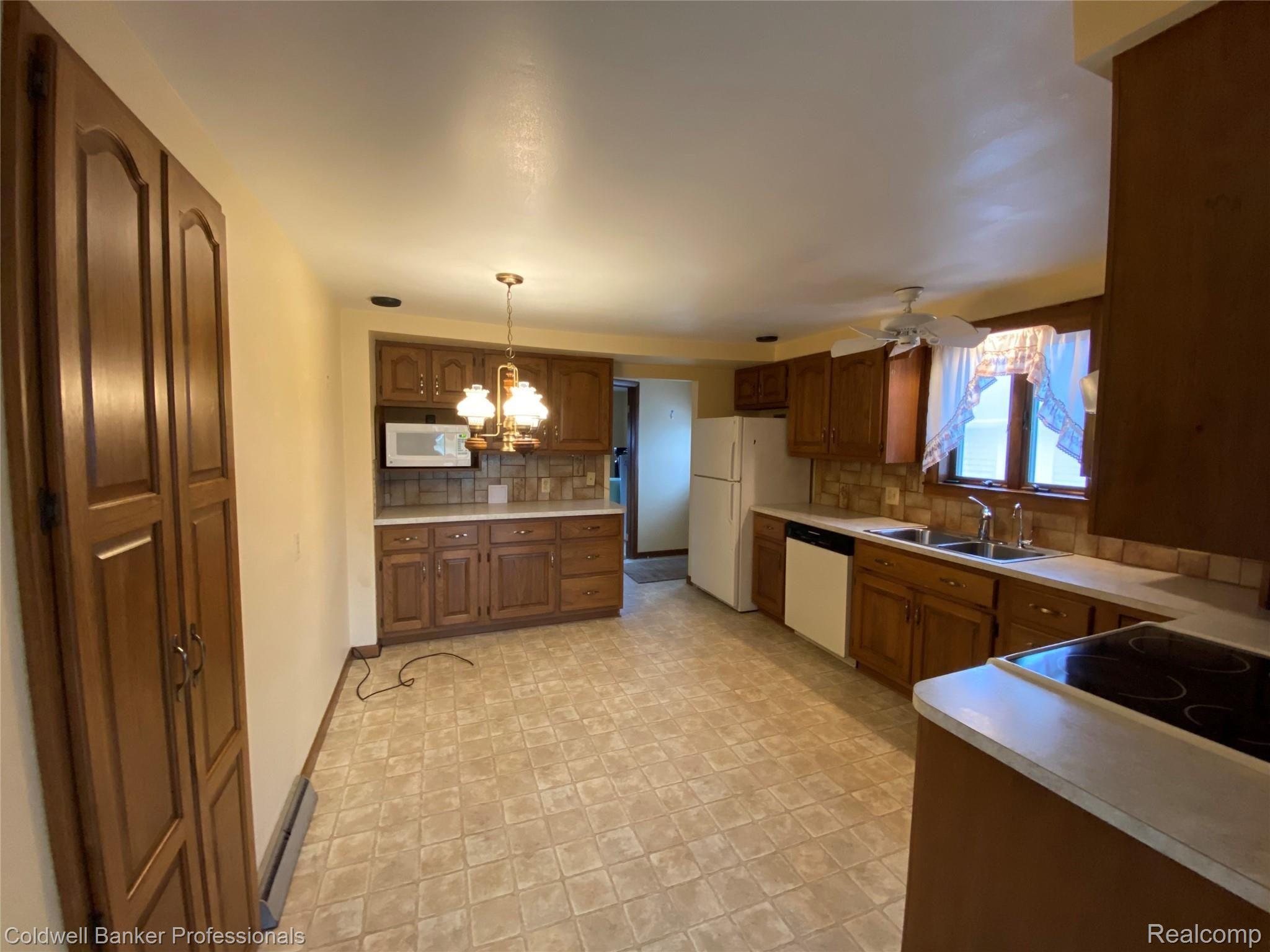2329 Bowers Road Lapeer, MI 48446 - Photo 12 of 25 F3828DE0-E593-4D0B-B4C0-651CEB0575B1.jpeg